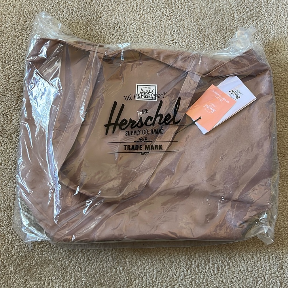 Herschel Supply Co. Brand Mica Tote NWT Fab Fit Fun